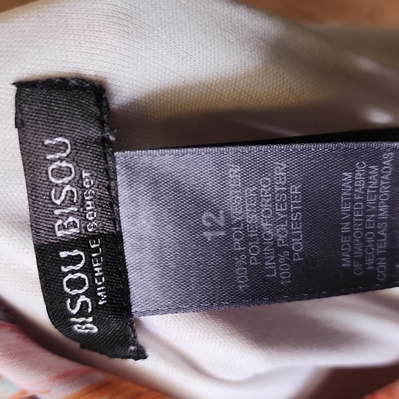 Bisou bisou surplice dress - Picture 9 of 12